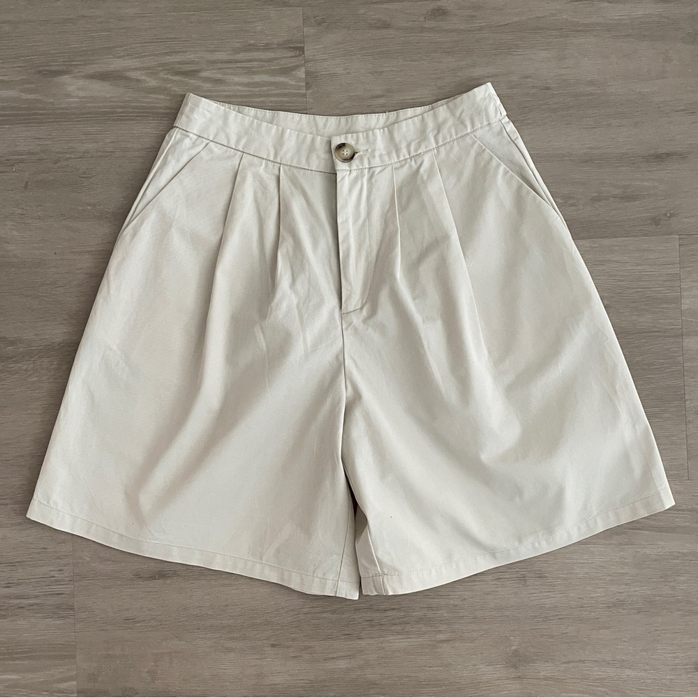 Women's High Waist Pleated Beige Shorts